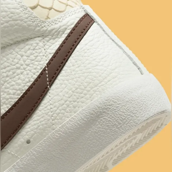NIKE BLAZER MID '77 &quot;PYTHON HEEL&quot; Limited Edition - size W 11.5