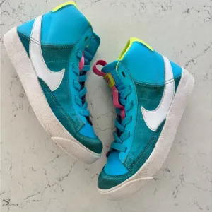 Nike Blazers- size 2 youth 👟