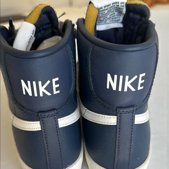Nike Blazers Mid '77  Navy Blue and White  Women’s 8 Men’s 6.5