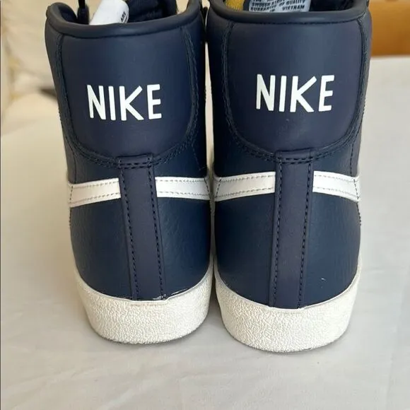 Nike Blazers Mid '77  Navy Blue and White  Women’s 8 Men’s 6.5