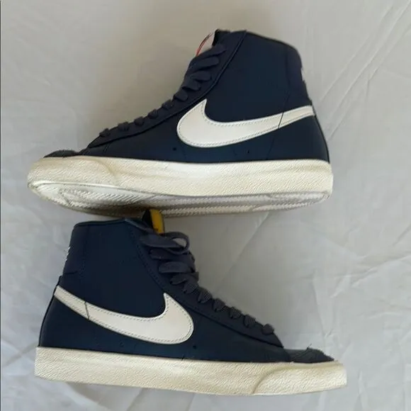 Nike Blazers Mid '77  Navy Blue and White  Women’s 8 Men’s 6.5