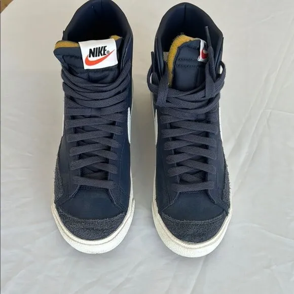 Nike Blazers Mid '77  Navy Blue and White  Women’s 8 Men’s 6.5