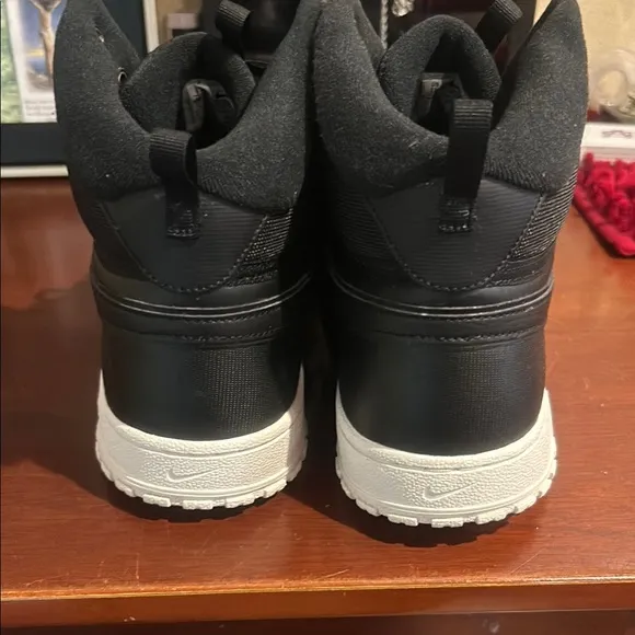 Nike  Boot/Sneakers