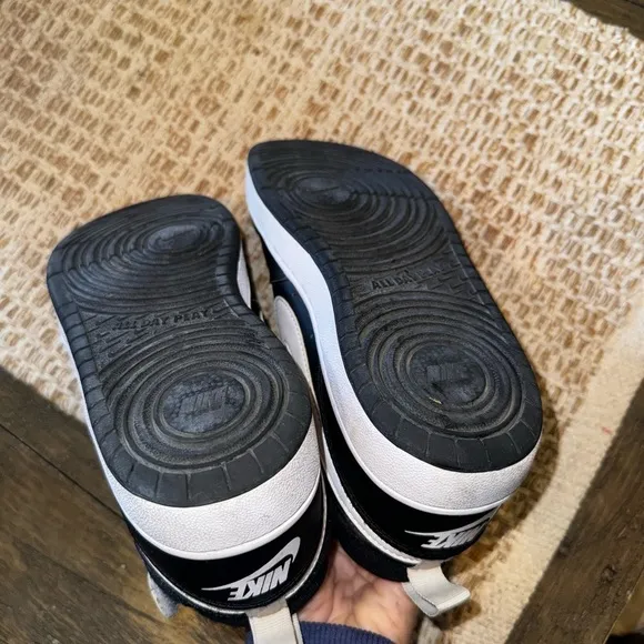 Nike Court Burough Black White High Top Boys Sneakers Velcro Strap Used Size 6