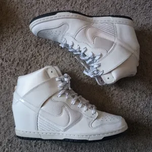 Nike Dunk Sky HI Hidden Wedge 644877 101 White Leather Sneakers Sz 10 PRE-OWNED