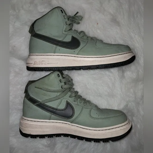 Nike High-Top Sneakers Oil Green Boot