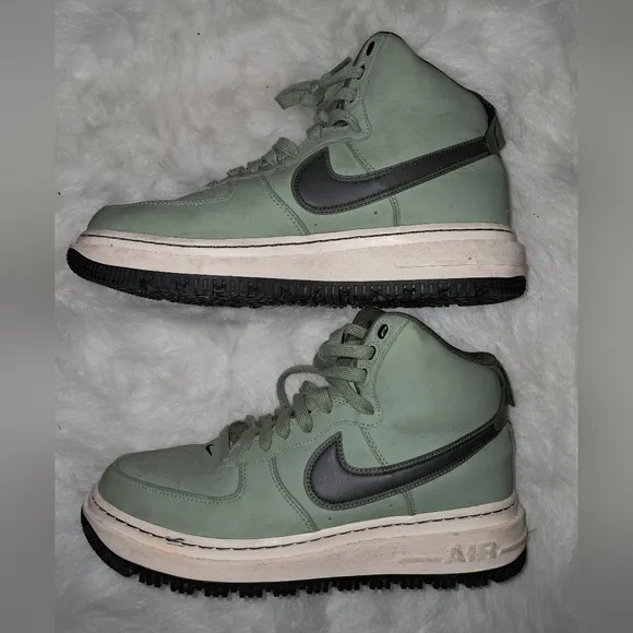 Nike High-Top Sneakers Oil Green Boot