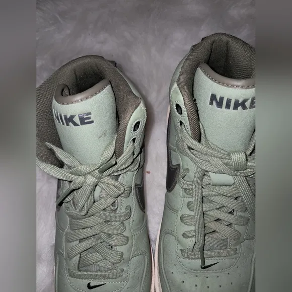 Nike High-Top Sneakers Oil Green Boot