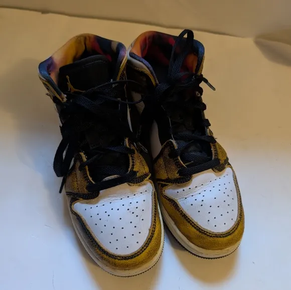 Nike High-Top Sneakers Size 5Y In VGUC