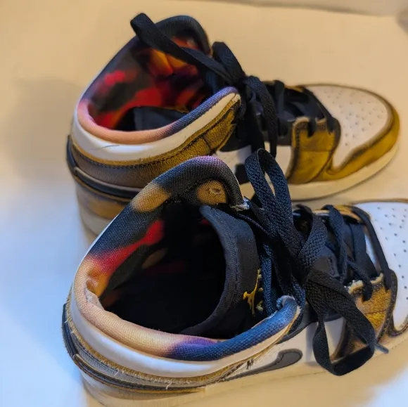 Nike High-Top Sneakers Size 5Y In VGUC