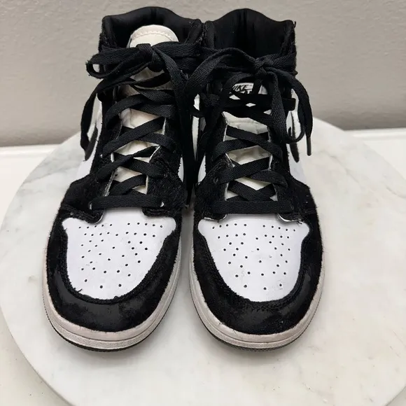 Nike Jordan 1 Panda Sneakers High Top 6.5 Y Black White