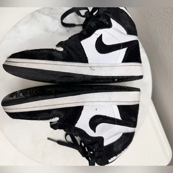 Nike Jordan 1 Panda Sneakers High Top 6.5 Y Black White