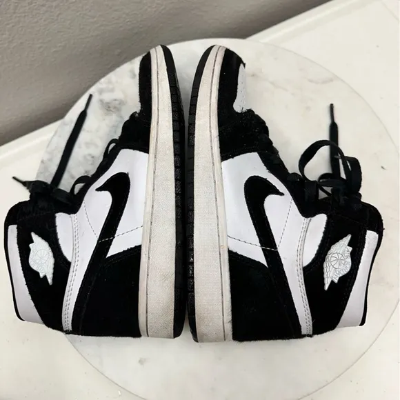 Nike Jordan 1 Panda Sneakers High Top 6.5 Y Black White