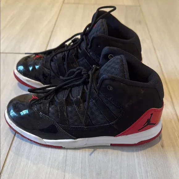 Nike Jordans Kids Black and Red High-Top Sneakers, size 2