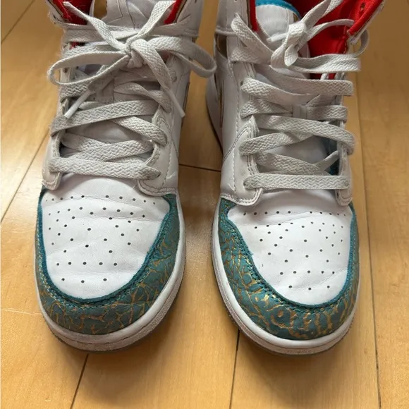 Nike kids air Jordan high top size 6 youth