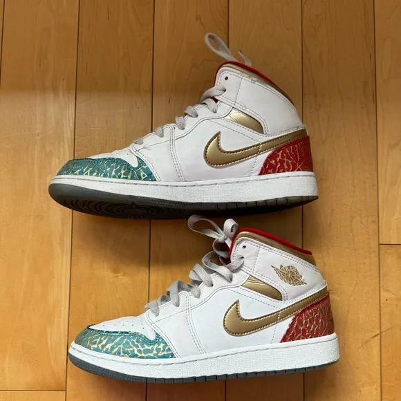 Nike kids air Jordan high top size 6 youth