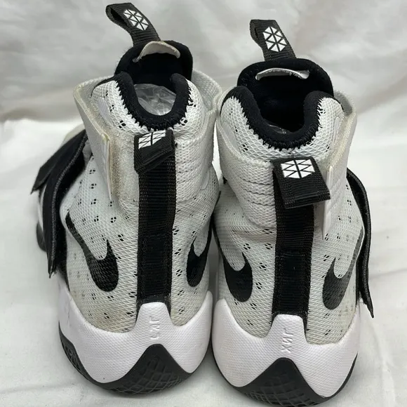 Nike Lebron James zoom solider 10 high top sneakers sz 5y