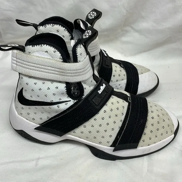 Nike Lebron James zoom solider 10 high top sneakers sz 5y