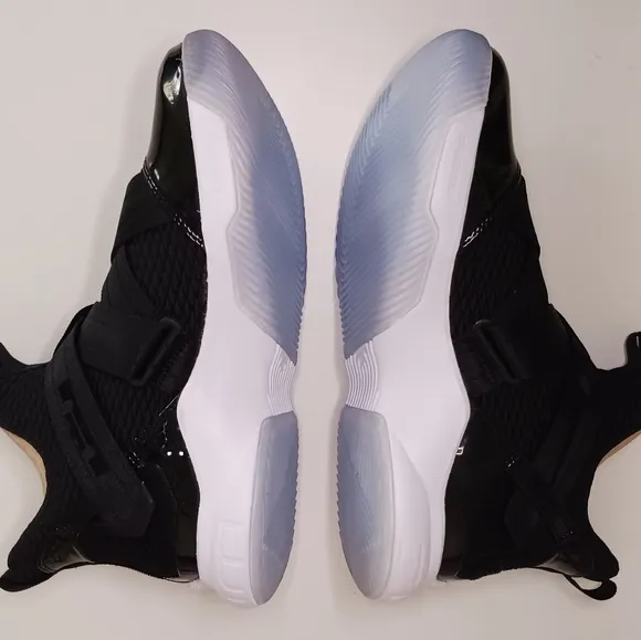 NIKE LEBRON SOLDIER XII