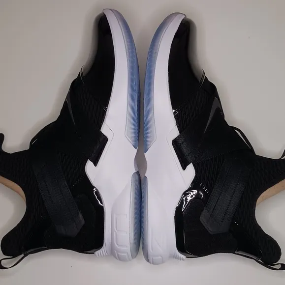 NIKE LEBRON SOLDIER XII