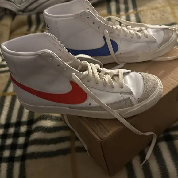 NIKE  Mid Blazer High top Sneakers EUC