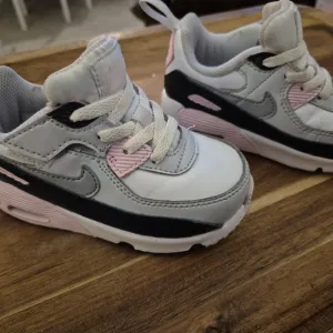 Nike Pink and White Sneakers Air Max 90