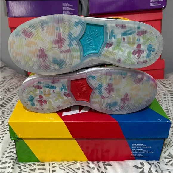 Nike SB DUNK HIGH QS  Multicolor High-Top Sneakers NEW in the box
