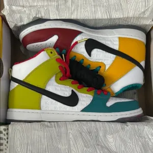 Nike SB DUNK HIGH QS  Multicolor High-Top Sneakers NEW in the box