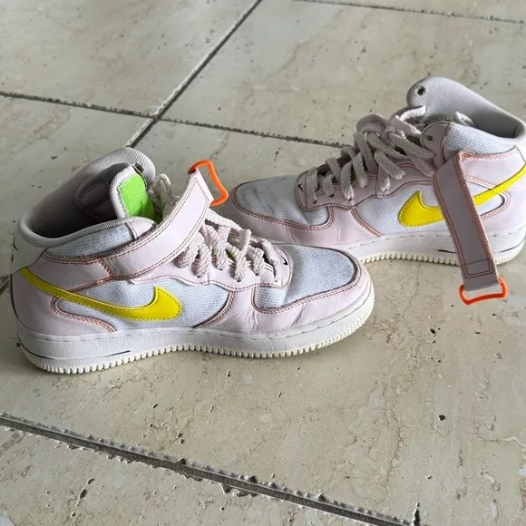 Nike Sneakers, Size 9, FD0869-100, High Top