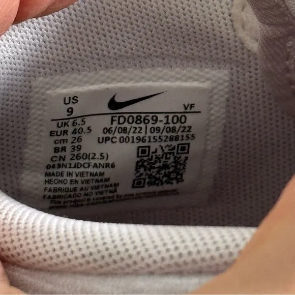 Nike Sneakers, Size 9, FD0869-100, High Top