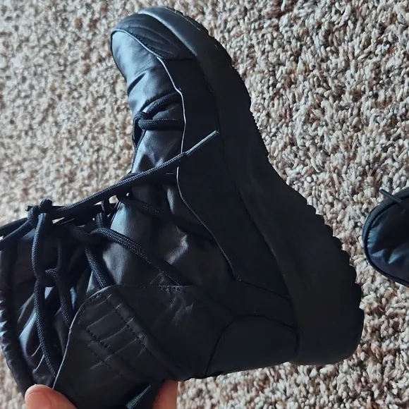Nike Tanjun Black Anthracite High Rise Snow Boots Womens Size 8 AO0355-002
