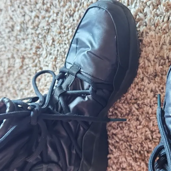 Nike Tanjun Black Anthracite High Rise Snow Boots Womens Size 8 AO0355-002