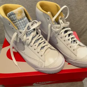 Nike White and Yellow High-Top Sneakers