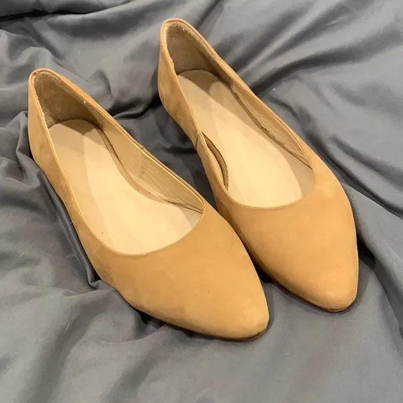 Nisolo Tan Suede Ballerina Pointed Toe Flats 8.5 EUC
