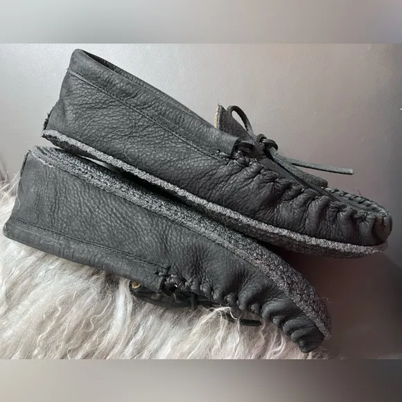 NWOB $89 MANITOBAH Classic Moccasin
