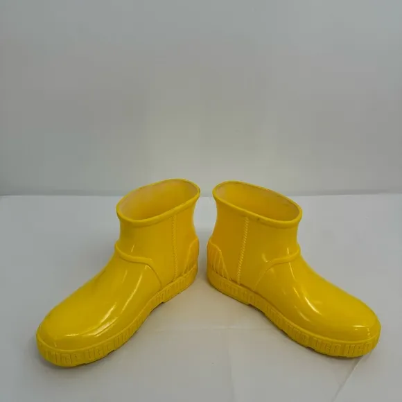 NWOB BIG KIDS CANARY YELLOW UGG DRIZLITA RAIN SNOW BOOTS 1130361K Size 5