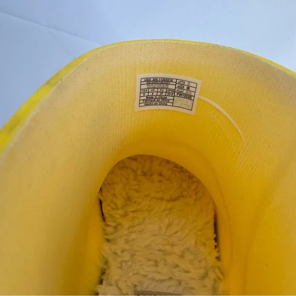 NWOB BIG KIDS CANARY YELLOW UGG DRIZLITA RAIN SNOW BOOTS 1130361K Size 5