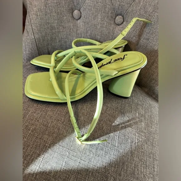 NWOB Free People Strappy Square Toe Sandals