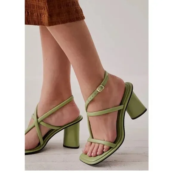 NWOB Free People Strappy Square Toe Sandals