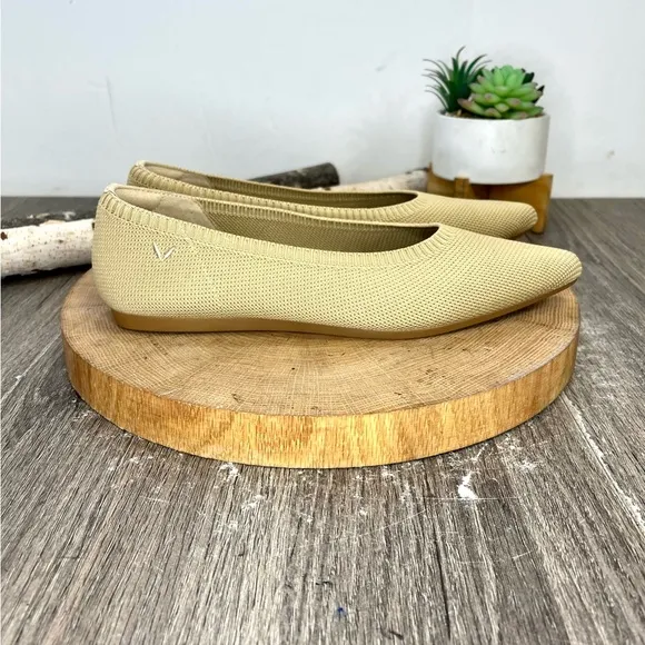 *NWOB Vivaia Aria 5 Pointed-Toe Ballet Flats Nude Peach Size 38.5/7.5
