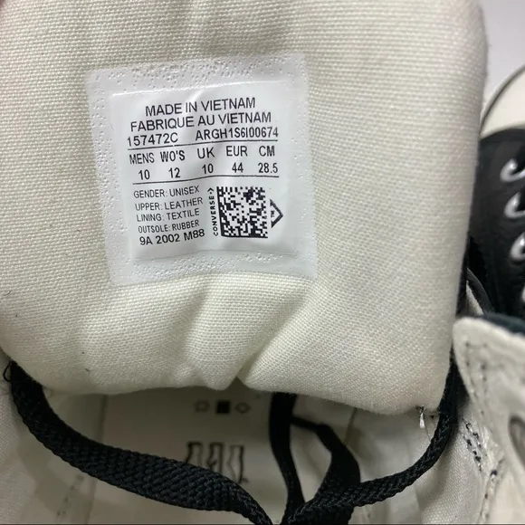 NWOT Converse sneakers