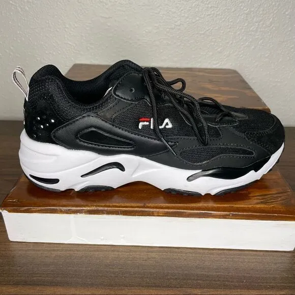 NWOT Fila Ray Tracer Chunky Sneakers Black and White Size 7
