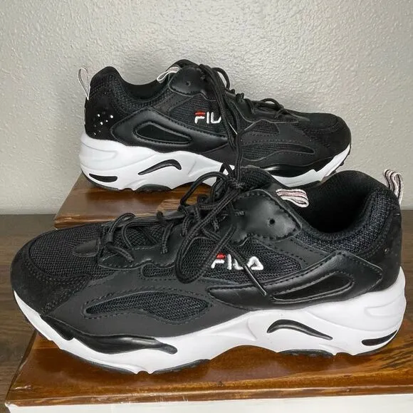 NWOT Fila Ray Tracer Chunky Sneakers Black and White Size 7