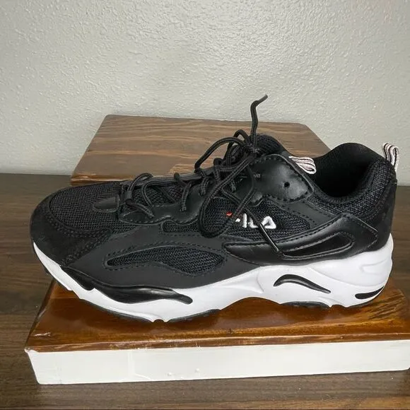 NWOT Fila Ray Tracer Chunky Sneakers Black and White Size 7