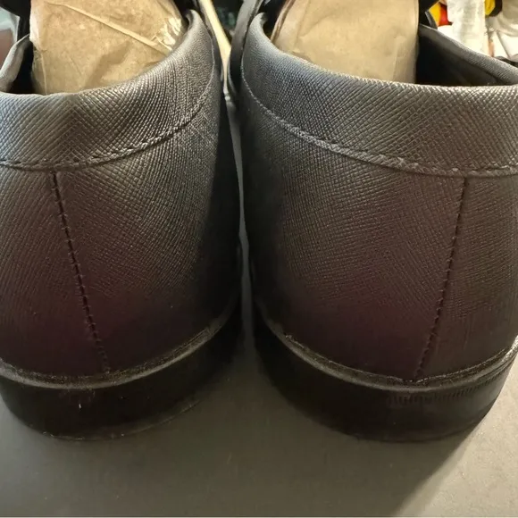 NWOT Guess Hinn Dress Loafers