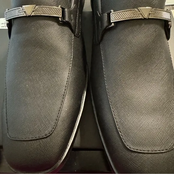 NWOT Guess Hinn Dress Loafers