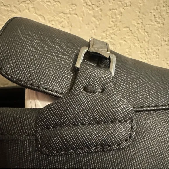 NWOT Guess Hinn Dress Loafers