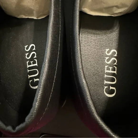 NWOT Guess Hinn Dress Loafers