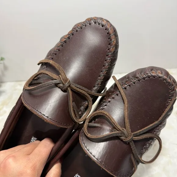NWOT Minnetonka Men's Classic Driver Leather Loafers Dark Brown Size 11