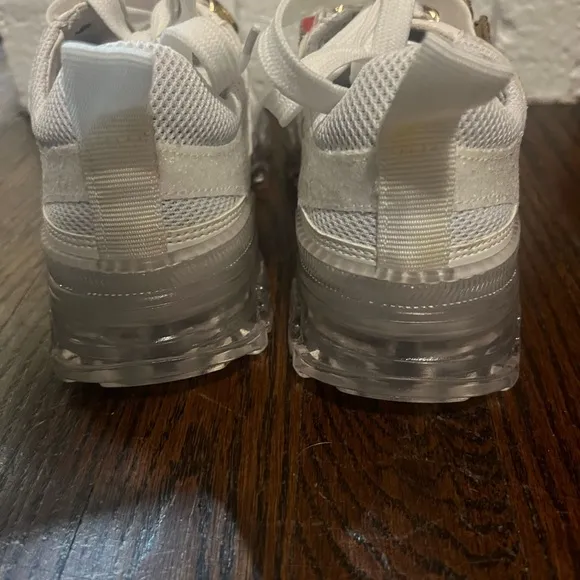 NWOT Monnalisa girls white jeweled leather sneakers. Euro size 36/US 4.